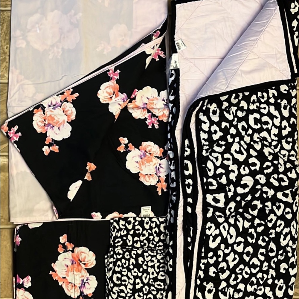 PINK floral/leopard bedding set.